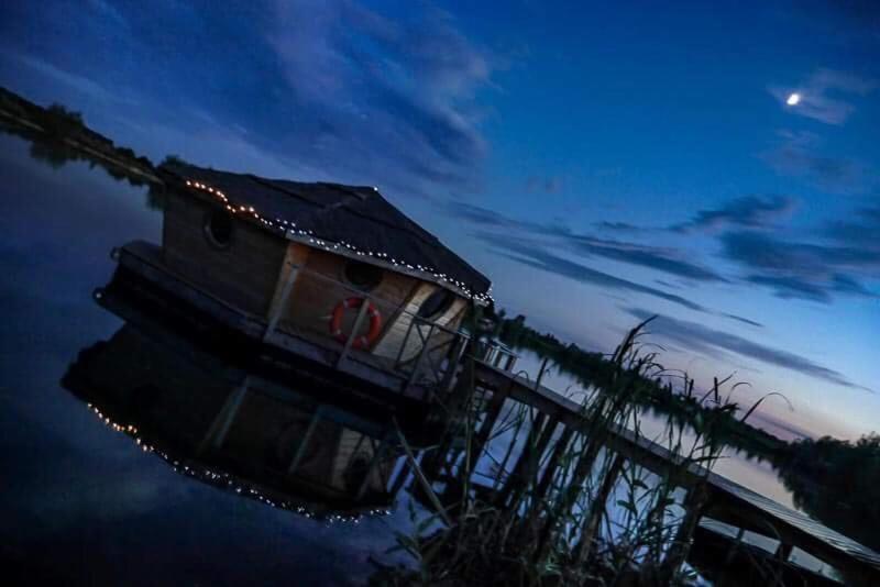 Cabane Flottante Millenium Varanges Екстериор снимка