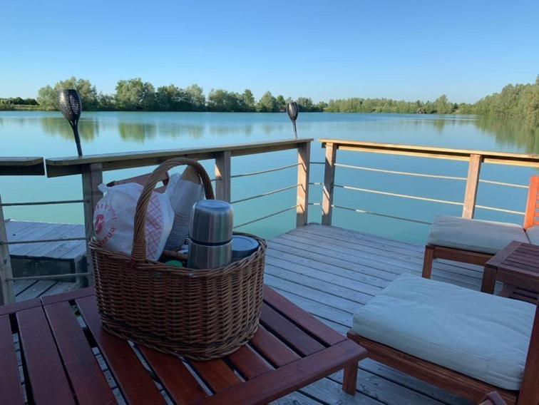 Cabane Flottante Millenium Varanges Екстериор снимка